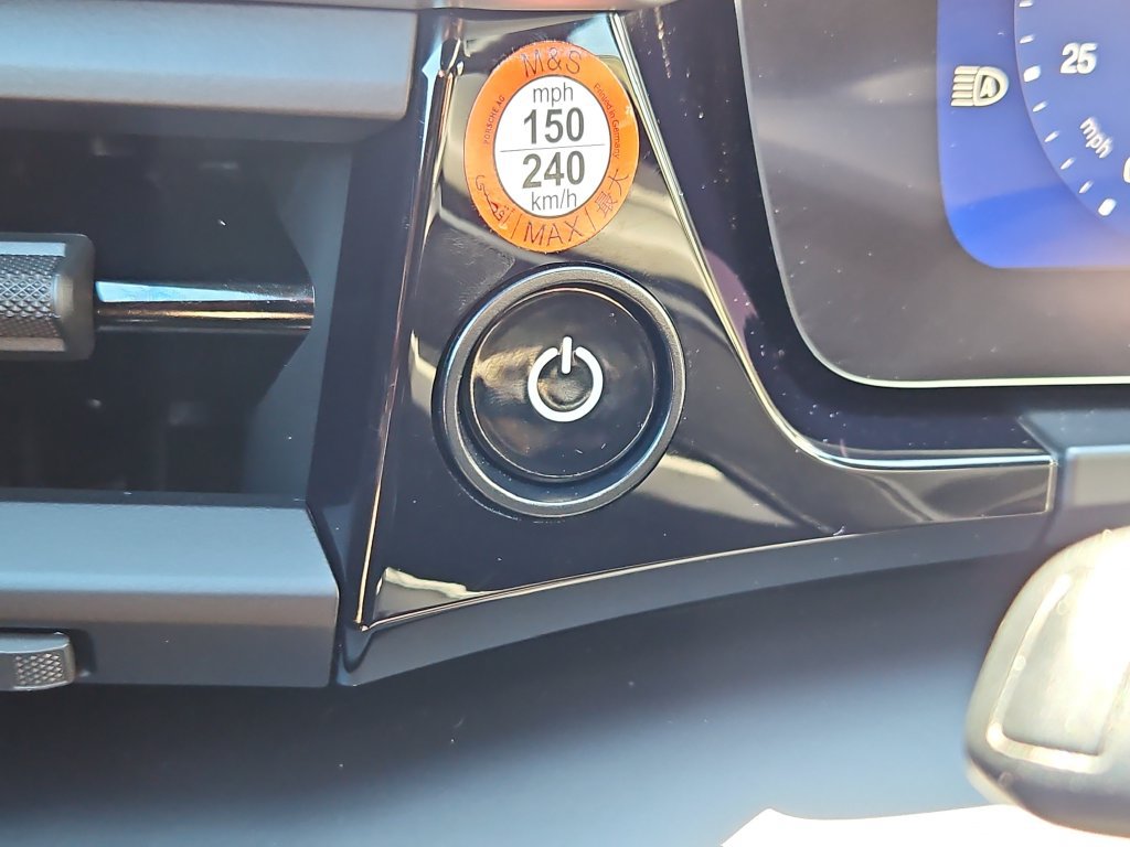 Certified 2025 Porsche Macan 4 Electric AWD/4WD image 29