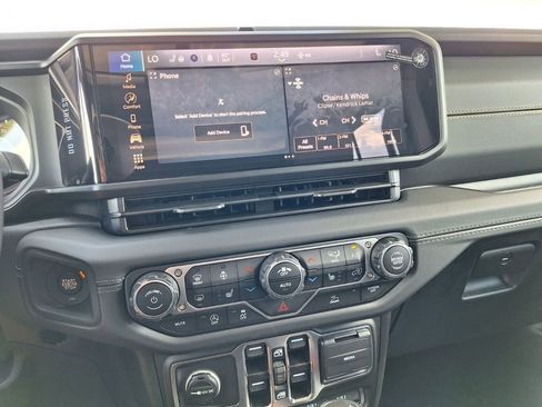 New 2025 Jeep Wrangler Unlimited Sahara AWD/4WD image 17
