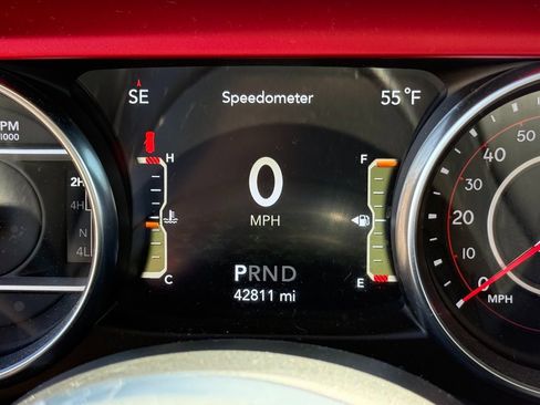 Used 2022 Jeep Wrangler Unlimited Rubicon w/ Cold Weather Group image 19