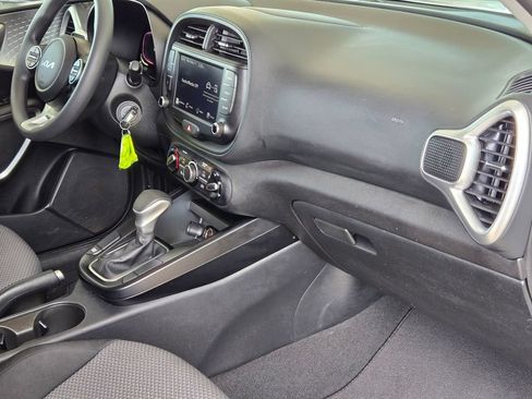 Used 2024 Kia Soul LX w/ Option Group 015 FWD image 25