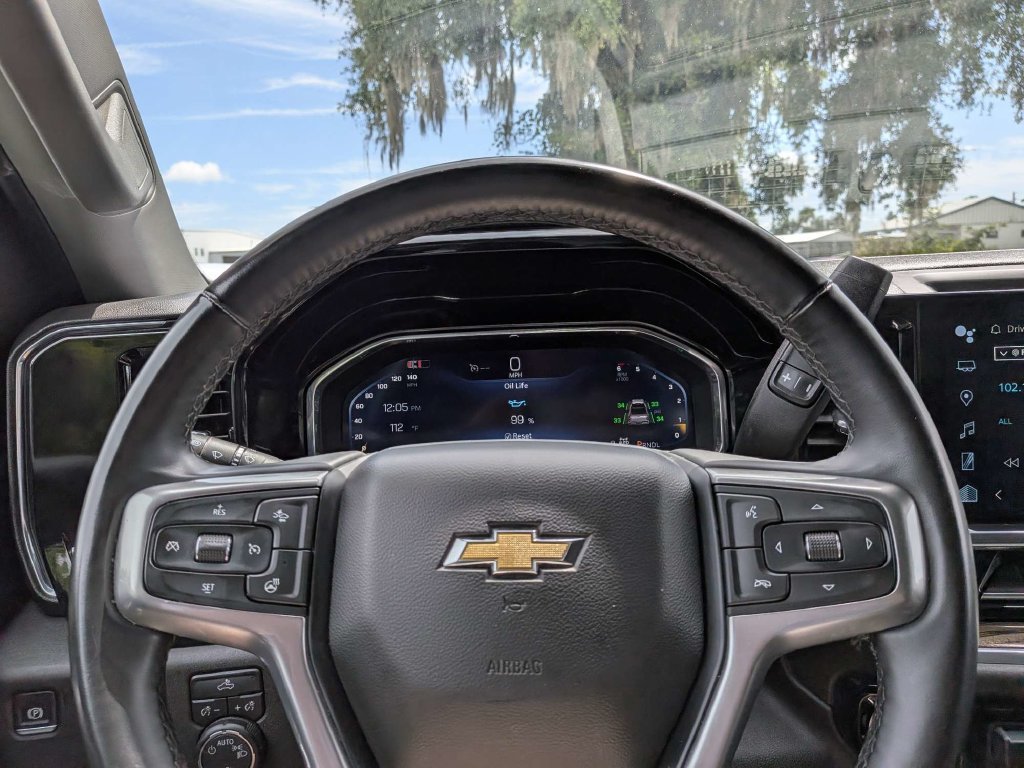 Used 2025 Chevrolet Silverado 1500 LT AWD/4WD image 21