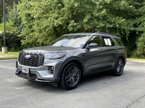 Used 2025 Ford Explorer ST-Line w/ Premium Package RWD image 5