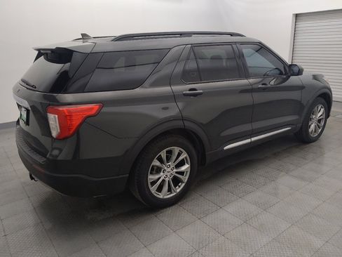 Used 2022 Ford Explorer XLT w/ Equipment Group 202A RWD image 9
