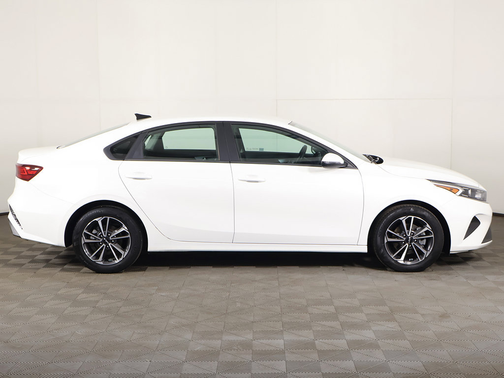 Used 2024 Kia Forte LXS w/ LXS Technology Package FWD image 16