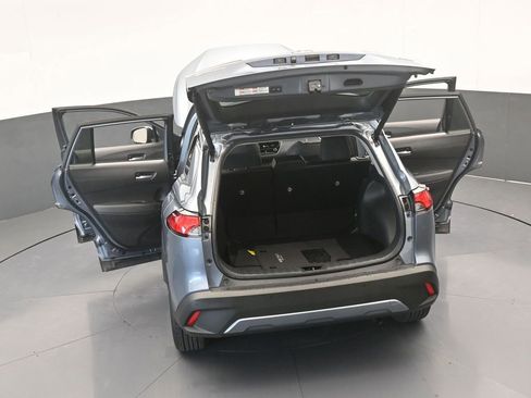 Used 2022 Toyota Corolla Cross XLE image 73