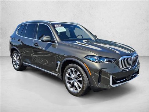 Certified 2025 BMW X5 xDrive40i w/ Premium Package AWD/4WD image 3