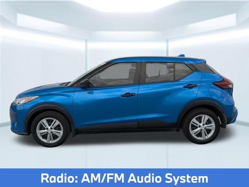 Used 2021 Nissan Kicks S FWD image 2