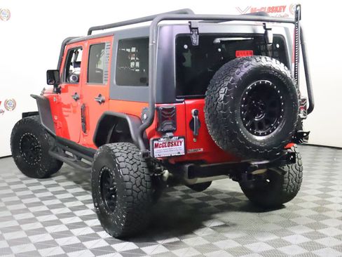 Used 2016 Jeep Wrangler Unlimited Sahara w/ Connectivity Group AWD/4WD image 12