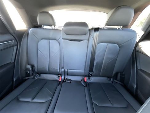 Used 2020 Audi Q3 2.0T Premium w/ Convenience Package image 18