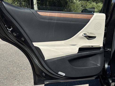 New 2025 Lexus ES 350 w/ Premium Package image 11