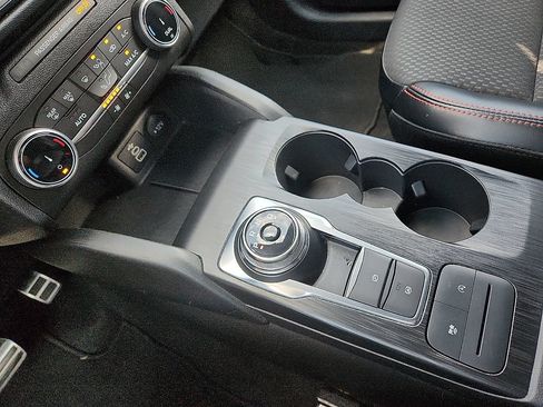 Used 2024 Ford Escape ST-Line FWD image 12