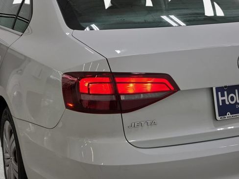 Used 2017 Volkswagen Jetta S w/ Jetta S Cold Weather Package FWD image 33