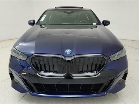 Used 2025 BMW i5 eDrive40i w/ M Sport Package image 2