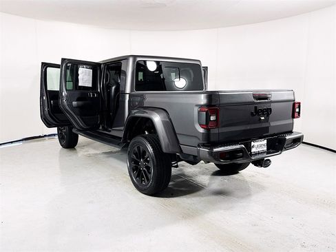 Used 2021 Jeep Gladiator Overland image 26