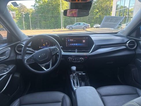 Used 2025 Chevrolet Trax ACTIV w/ Driver Confidence Package image 16