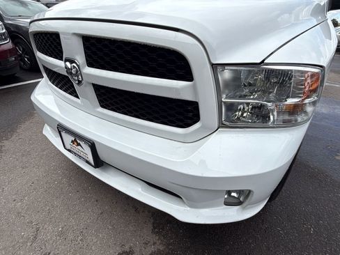 Used 2017 RAM 1500 Express w/ Express Value Package AWD/4WD image 10