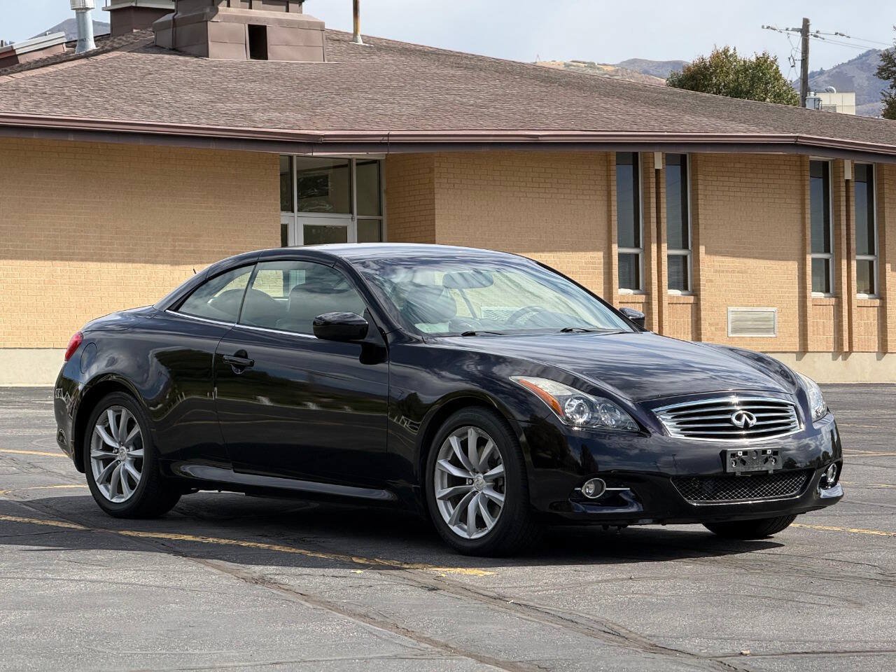 Used 2013 INFINITI G37 Convertible w/ Premium Pkg RWD image 16