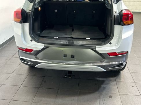 Used 2021 Buick Encore GX Essence w/ Experience Buick Package AWD/4WD image 11