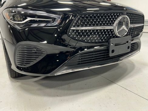 Used 2025 Mercedes-Benz CLA 250 4MATIC image 11