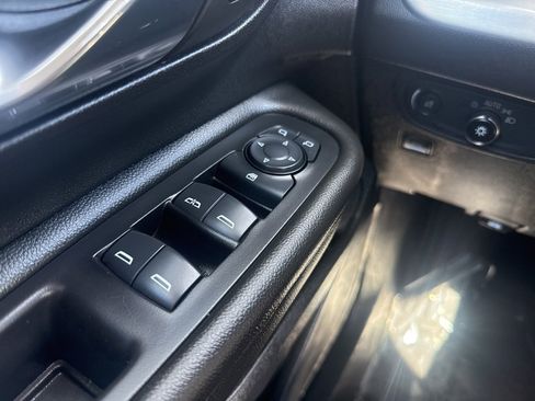 Certified 2024 GMC Terrain SLE image 29