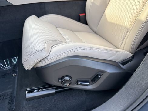 New 2026 Volvo XC90 T8 Ultra w/ Protection Package Premier AWD/4WD image 11