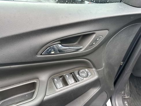 Used 2023 Chevrolet Equinox LT FWD image 9