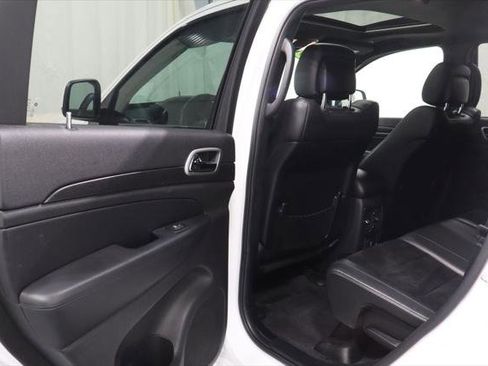 Certified 2018 Jeep Grand Cherokee Altitude AWD/4WD image 13