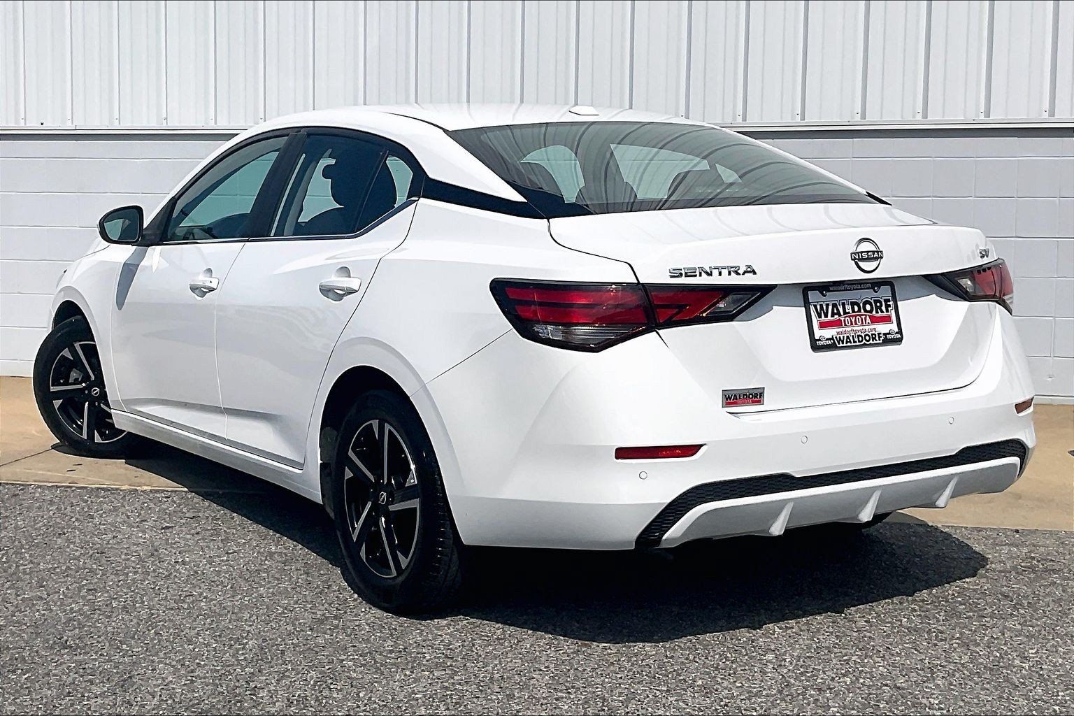 Used 2024 Nissan Sentra SV FWD image 15