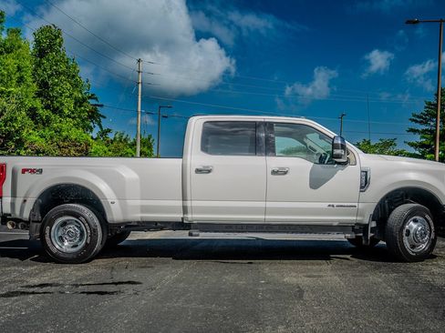 Used 2021 Ford F350 Lariat w/ Lariat Ultimate Package AWD/4WD image 2