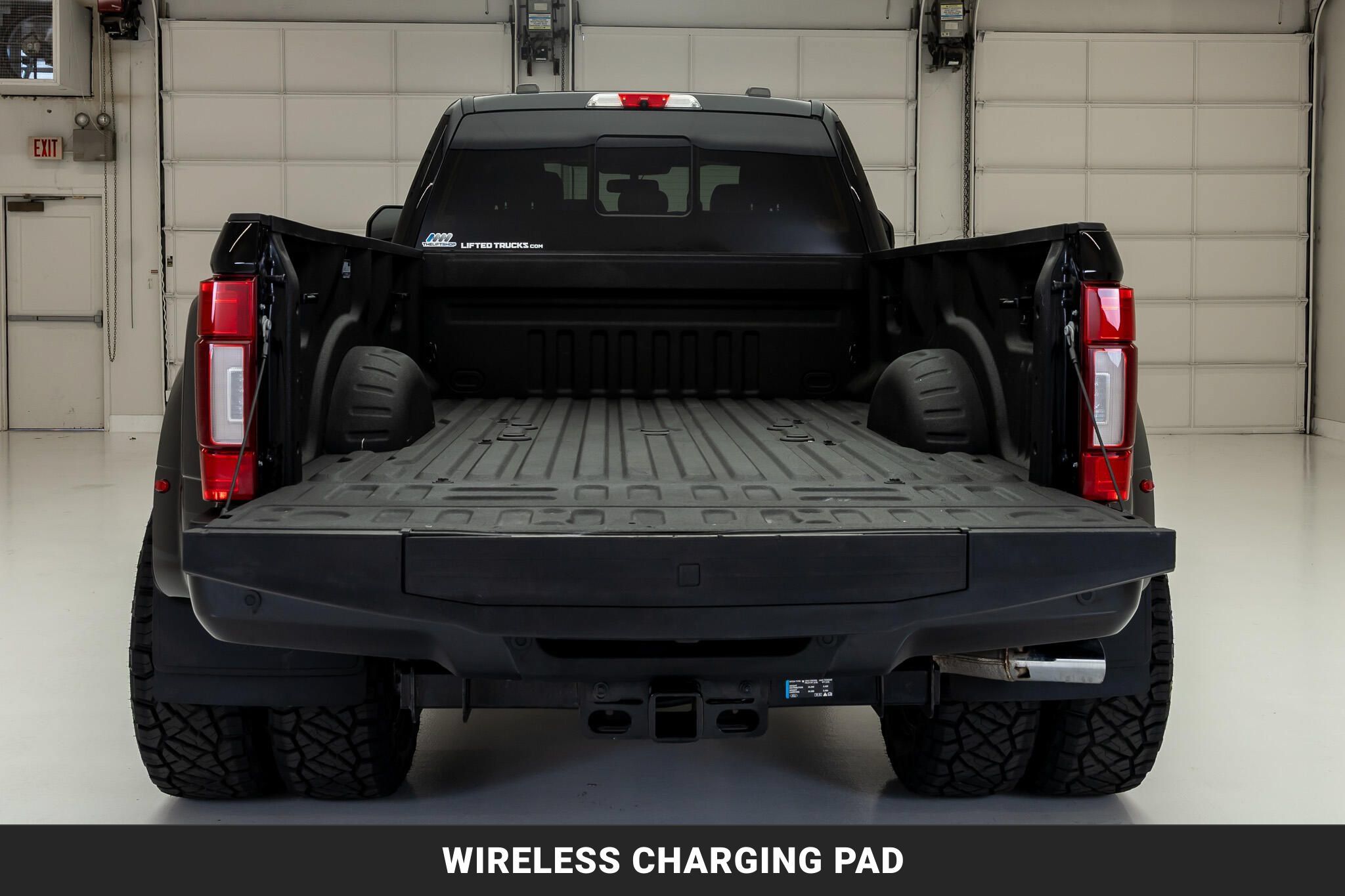 Used 2022 Ford F450 Platinum w/ FX4 Off-Road Package AWD/4WD image 9