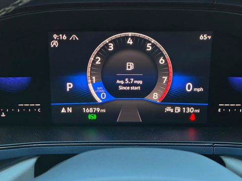 Certified 2023 Volkswagen Taos SE w/ Panoramic Sunroof Package AWD/4WD image 31