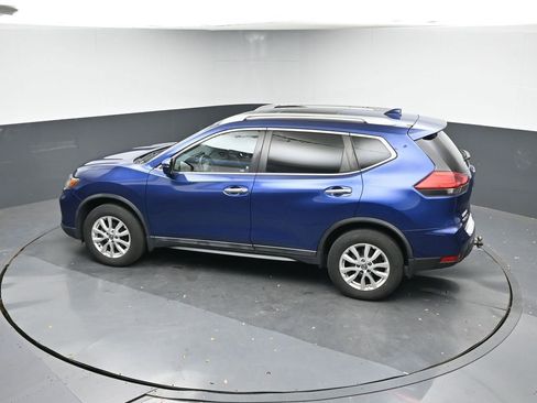 Used 2017 Nissan Rogue SV w/ Sun & Sound Touring Package image 20