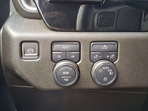 Used 2023 Chevrolet Silverado 1500 LT image 24