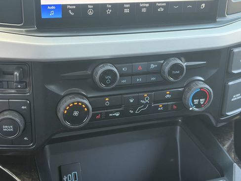 New 2026 Ford F250 XLT w/ XLT Premium Package AWD/4WD image 12