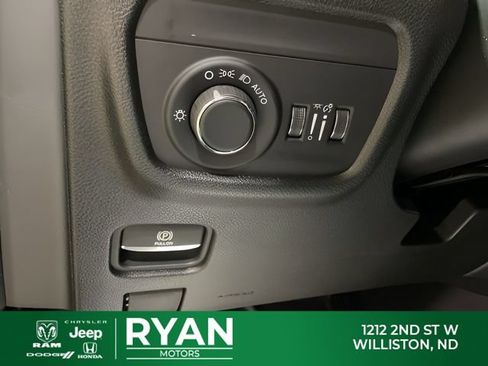 New 2026 Jeep Grand Cherokee Altitude AWD/4WD image 36