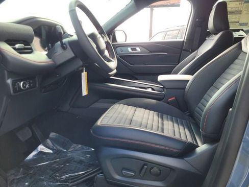 New 2026 Ford Explorer ST-Line w/ ST-Line Street Pack image 4