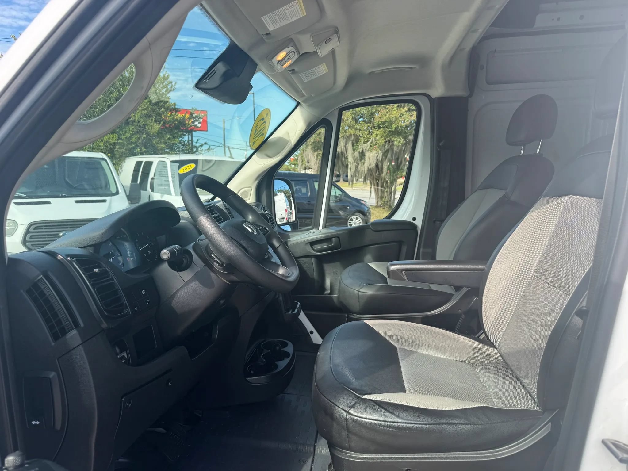 Used 2025 RAM ProMaster 2500 w/ Convenience Group FWD image 21