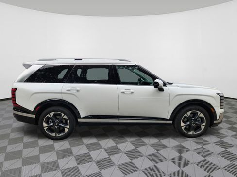 Certified 2026 Hyundai Palisade Limited AWD/4WD image 6