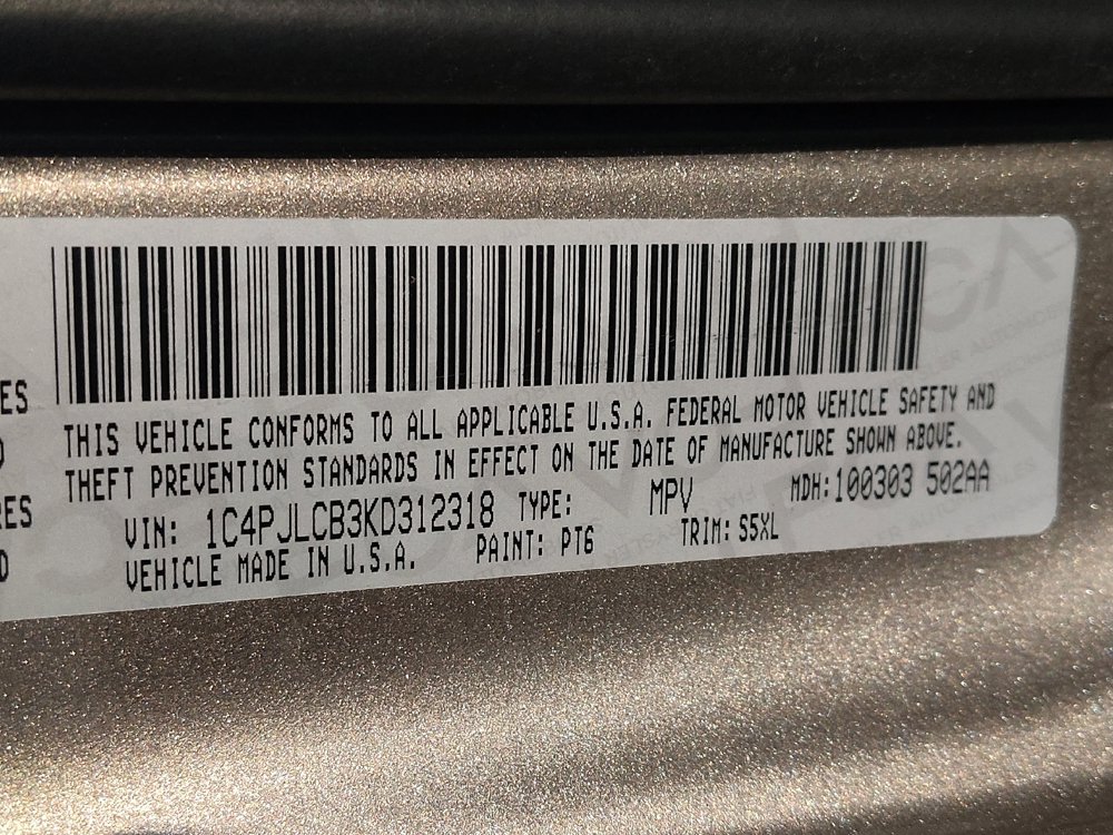 Used 2019 Jeep Cherokee Latitude w/ Popular Appearance Group FWD image 33