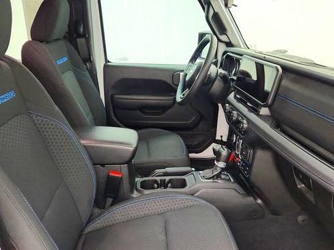 Used 2024 Jeep Wrangler Unlimited Rubicon 4xe AWD/4WD image 23