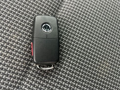 Used 2019 Volkswagen Beetle 2.0T S image 34