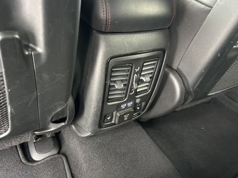 Used 2024 Dodge Durango GT image 16