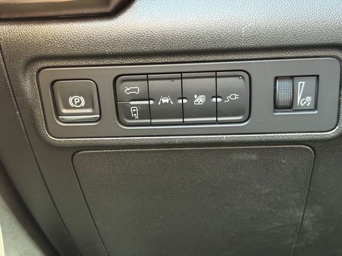 Used 2025 GMC Hummer EV 2X AWD/4WD image 28
