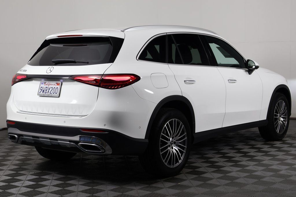 Certified 2026 Mercedes-Benz GLC 300 image 4