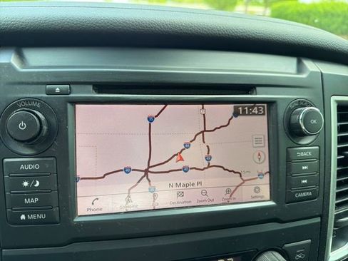 Used 2019 Nissan Titan SV w/ SV Convenience Package image 18