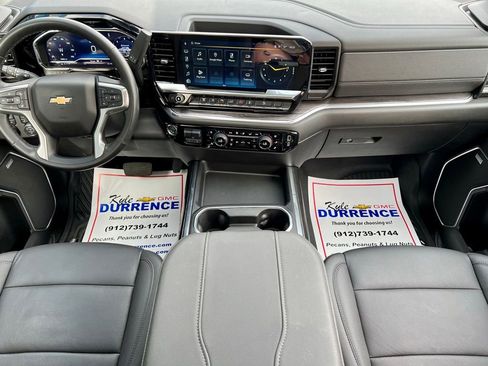 Used 2025 Chevrolet Silverado 2500 LTZ w/ LTZ Convenience Package image 24