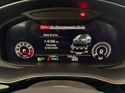 Used 2025 Audi RS Q8 performance AWD/4WD image 9