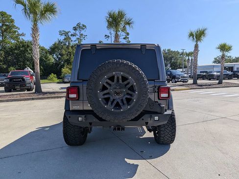 Certified 2018 Jeep Wrangler Unlimited Rubicon AWD/4WD image 4