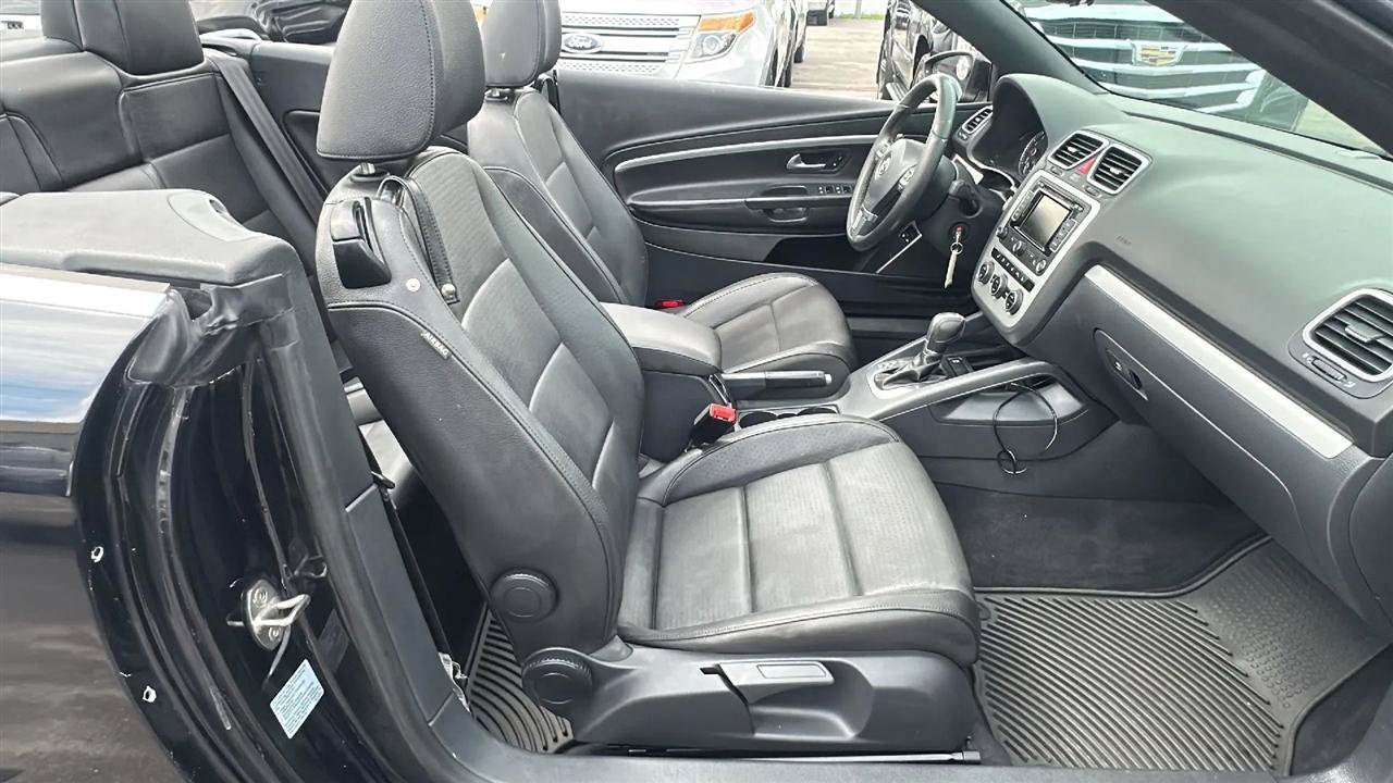 Used 2015 Volkswagen Eos Komfort FWD image 25