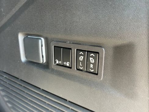 Used 2023 GMC Yukon Denali Ultimate AWD/4WD image 47